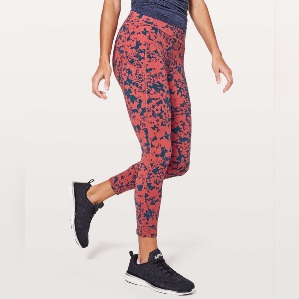 Lululemon Final Lap Crop 23”